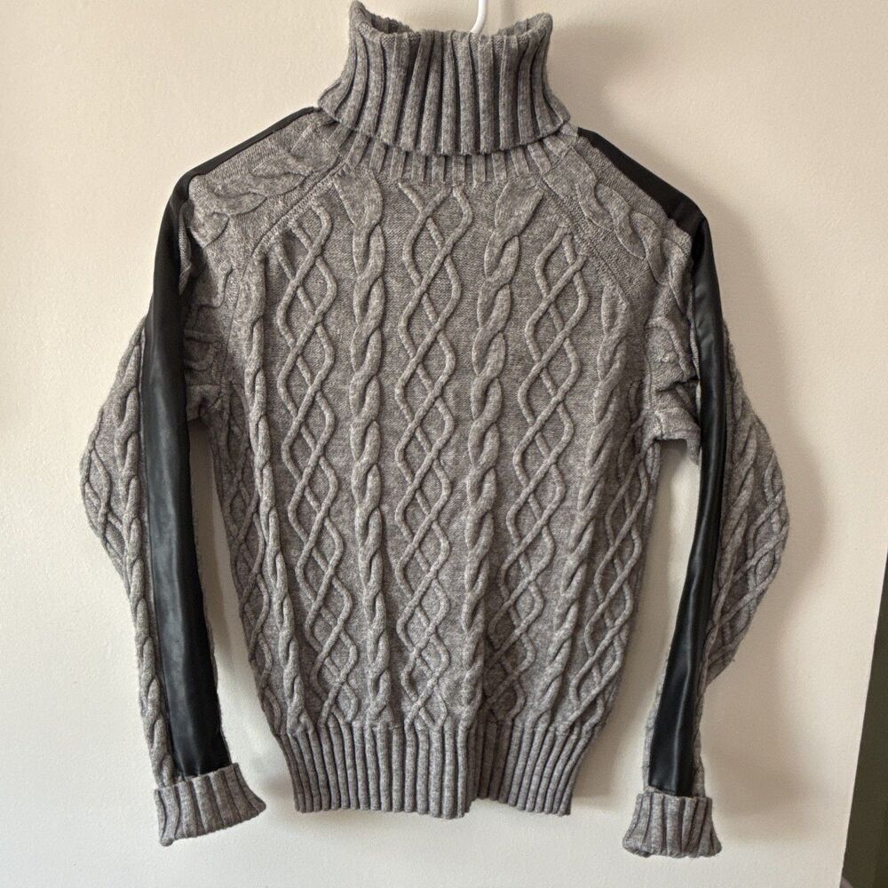 EVEREVE Gray Cable-Knit Turtleneck Pullover Sweater Faux Leather Panels XS